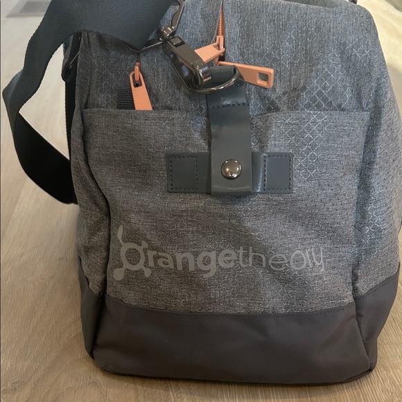 Orangetheory Gray Duffel Workout Bag - Picture 4 of 5